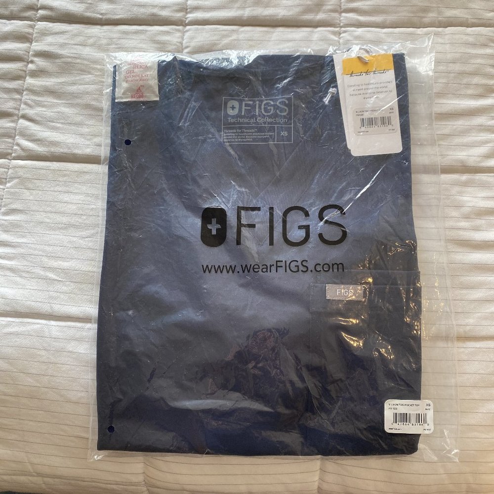 Figs Men's XS Navy Two Pocket Scrub Top